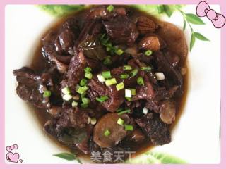 红酒炖牛肉的做法步骤：5