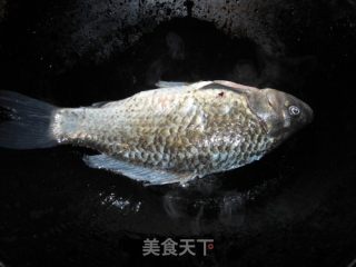 木瓜腰豆鲫鱼汤的做法步骤：3