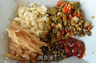 泡椒脆鸭肠的做法步骤：2