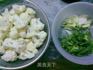 菜花炒潮汕肉卷的做法步骤：1
