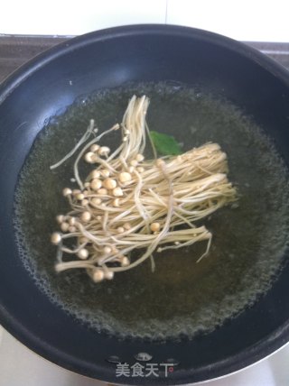 凉拌菠菜金针菇的做法步骤：4