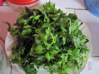 菊花脑银鱼蛋汤的做法步骤：1