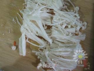 鱼香金针菇的做法步骤：1