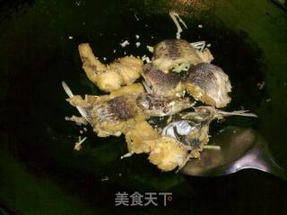 酥脆草鱼块的做法步骤：8
