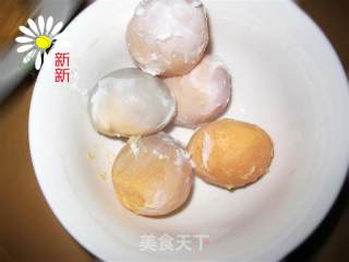 蛋黄焗锅巴的做法步骤：2