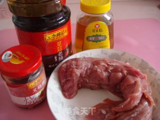 蜜汁叉烧的做法步骤：1