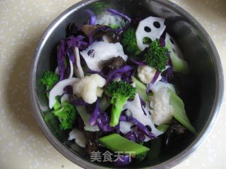 凉拌素什锦的做法步骤：2