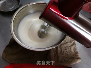 戚风蛋糕的做法步骤：9