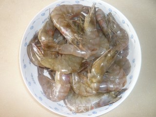 糖醋虾的做法步骤：2