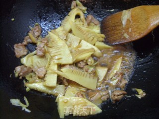 春笋黄瓜炒肉的做法步骤：5
