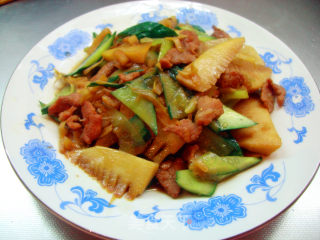 春笋黄瓜炒肉的做法步骤：8