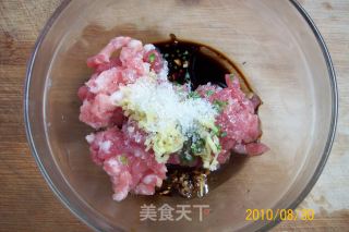 臭咸方圆蒸显鲜 七夕满月映翡翠 五香栗子鸡翅煲 “免火再煮一锅焖”的做法步骤：4
