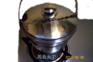 臭咸方圆蒸显鲜 七夕满月映翡翠 五香栗子鸡翅煲 “免火再煮一锅焖”的做法步骤：16
