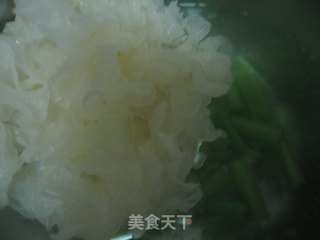 腰果雪耳西芹的做法步骤：3
