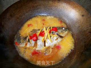 心蓝手制私房菜【秘制酸辣鲫鱼】——为龙套选手喝彩的做法步骤：8