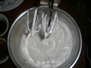 巧克力围边双莓蛋糕的做法步骤：5