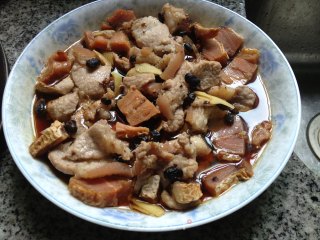 五花肉蒸咸鱼的做法步骤：5
