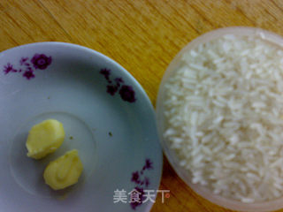 大赠送：银鱼干蛋羹配送牛油盐焗饭的做法步骤：1