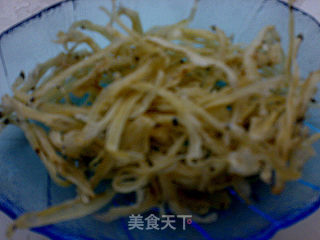 大赠送：银鱼干蛋羹配送牛油盐焗饭的做法步骤：2