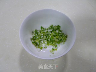 葱香小花卷的做法步骤：4