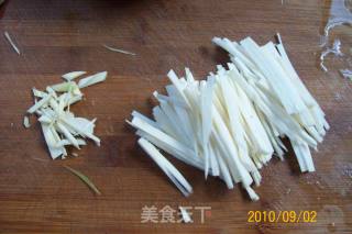 葱姜茭白蒸鳗香 五香红焖五花肉 “免火再煮一锅焖”的做法步骤：2