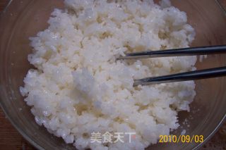 葡萄豆沙八宝饭 太子八宝焖乳鸽 “免火再煮一锅焖”的做法步骤：3
