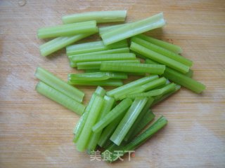 培根蝴蝶面的做法步骤：2