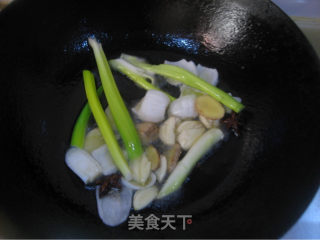 红烧鲤鱼的做法步骤：3