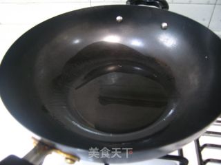两招提升红烧小黄鱼的完整度和鲜美度--完整鲜美的红烧小黄鱼的做法步骤：2