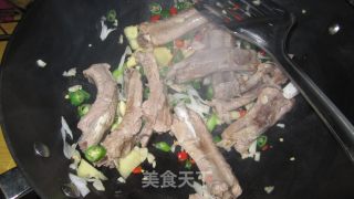 韩式排骨土豆酱汤的做法步骤：5