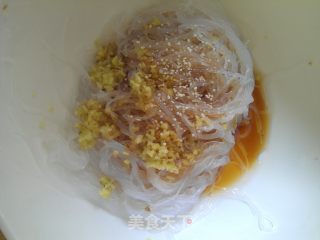 蒜蓉扇贝蒸粉丝的做法步骤：8