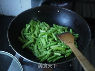 炒豌豆的做法步骤：6