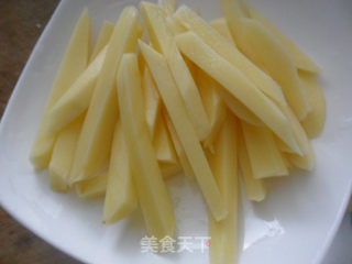 炸薯条的做法步骤：2