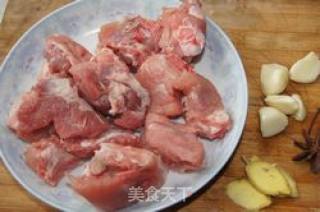 糖醋排骨的做法步骤：1