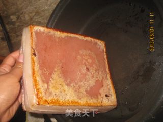 梅菜扣肉的做法步骤：1