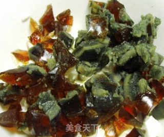 皮蛋瘦肉粥的做法步骤：2