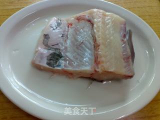 紫苏叶煎焗大海鲩的做法步骤：1
