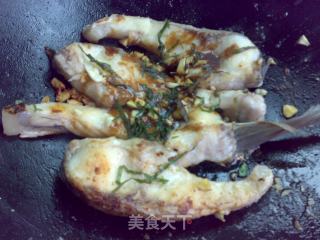 紫苏叶煎焗大海鲩的做法步骤：11