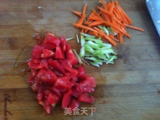 番茄蚝油乌冬面的做法步骤：2