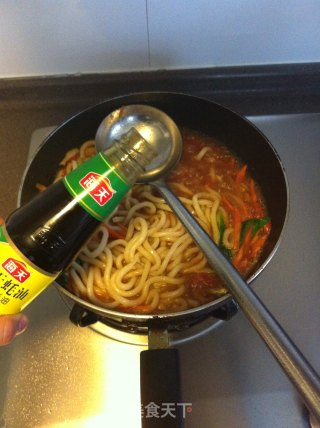 番茄蚝油乌冬面的做法步骤：10