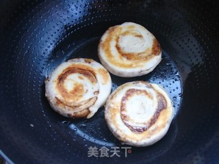 补血益气抗衰老——奶香红糖芝麻饼的做法步骤：12