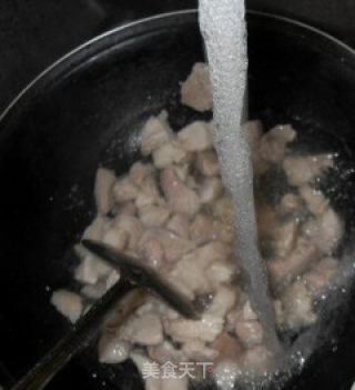 甜面酱烧肉的做法步骤：2