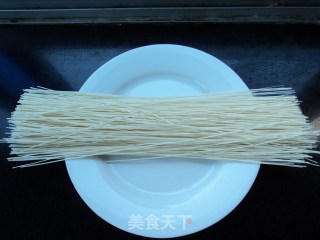 清汤素面的做法步骤：3