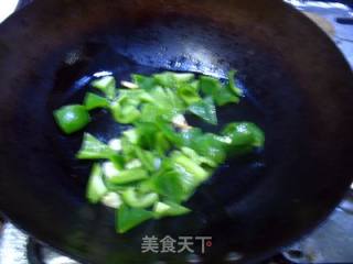 青椒炒鸡肝~~很家常的！的做法步骤：6