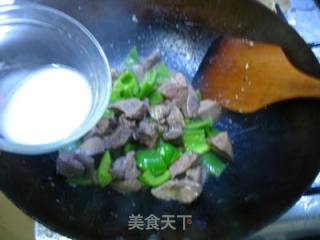 青椒炒鸡肝~~很家常的！的做法步骤：8