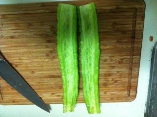苦瓜肉片的做法步骤：1