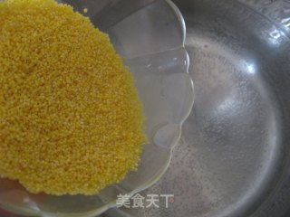 红枣小米燕麦粥的做法步骤：2
