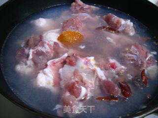 豆角土豆炖腔骨的做法步骤：2