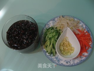 老北京炸酱面的做法步骤：12