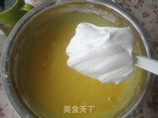 正宗戚风蛋糕的做法步骤：16